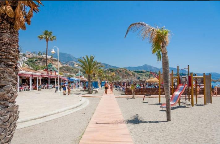 Apartamento En Playa De Burriana Rubarsal Nerja Exterior photo